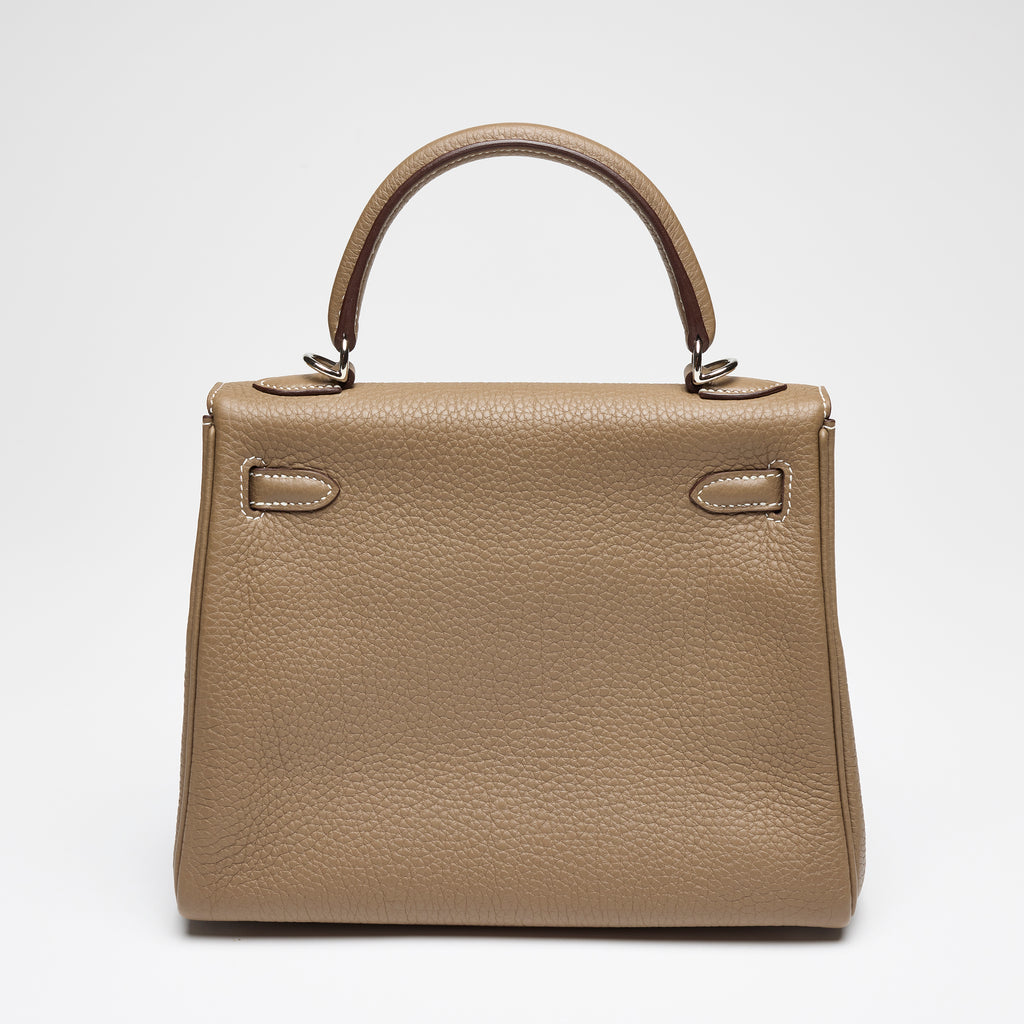 Hermès Étoupe Togo Kelly 25, palladium hardware, 2023 – photo 2 of 17