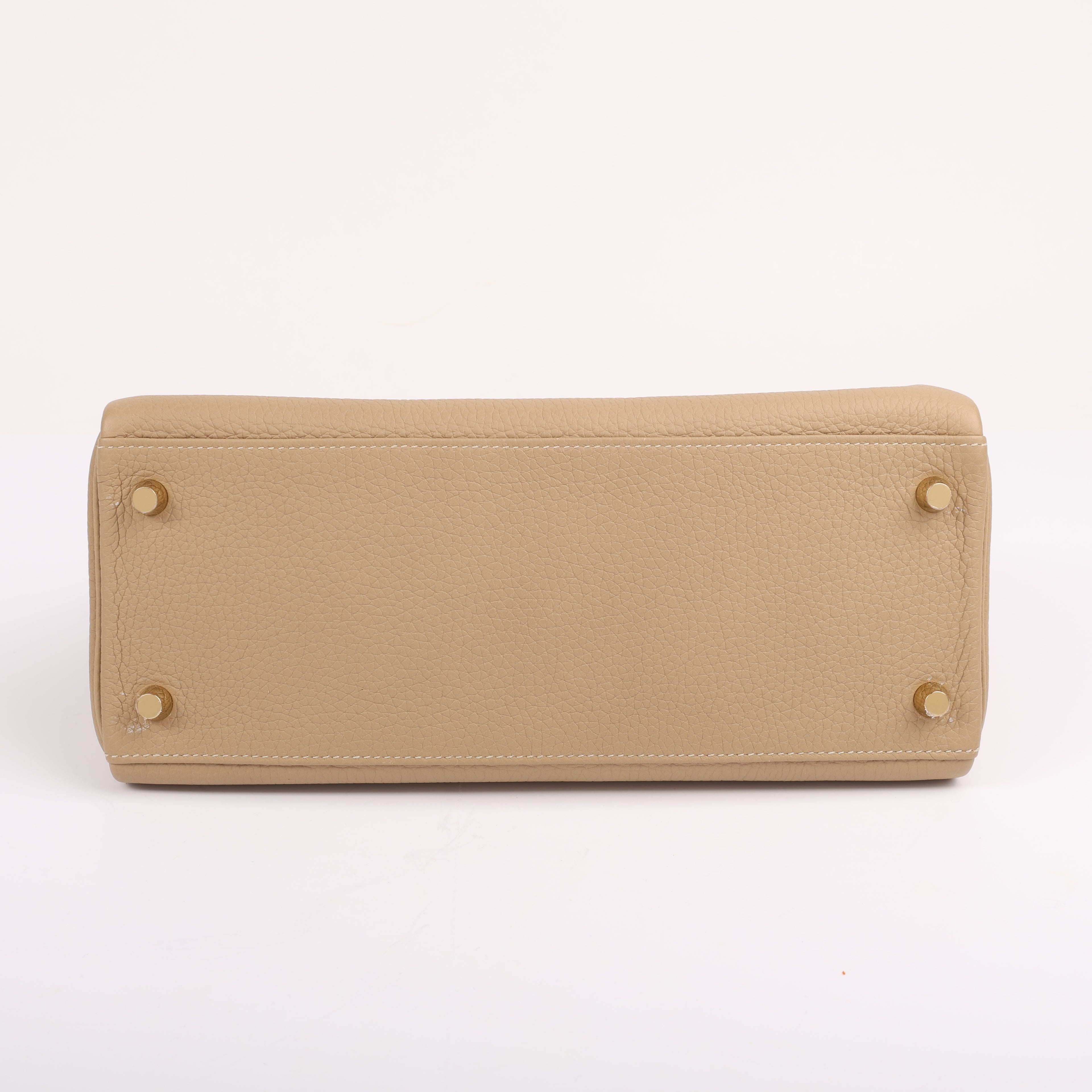 Hermès Trench Clemence Retourne Kelly 28 (GHW | 2021)