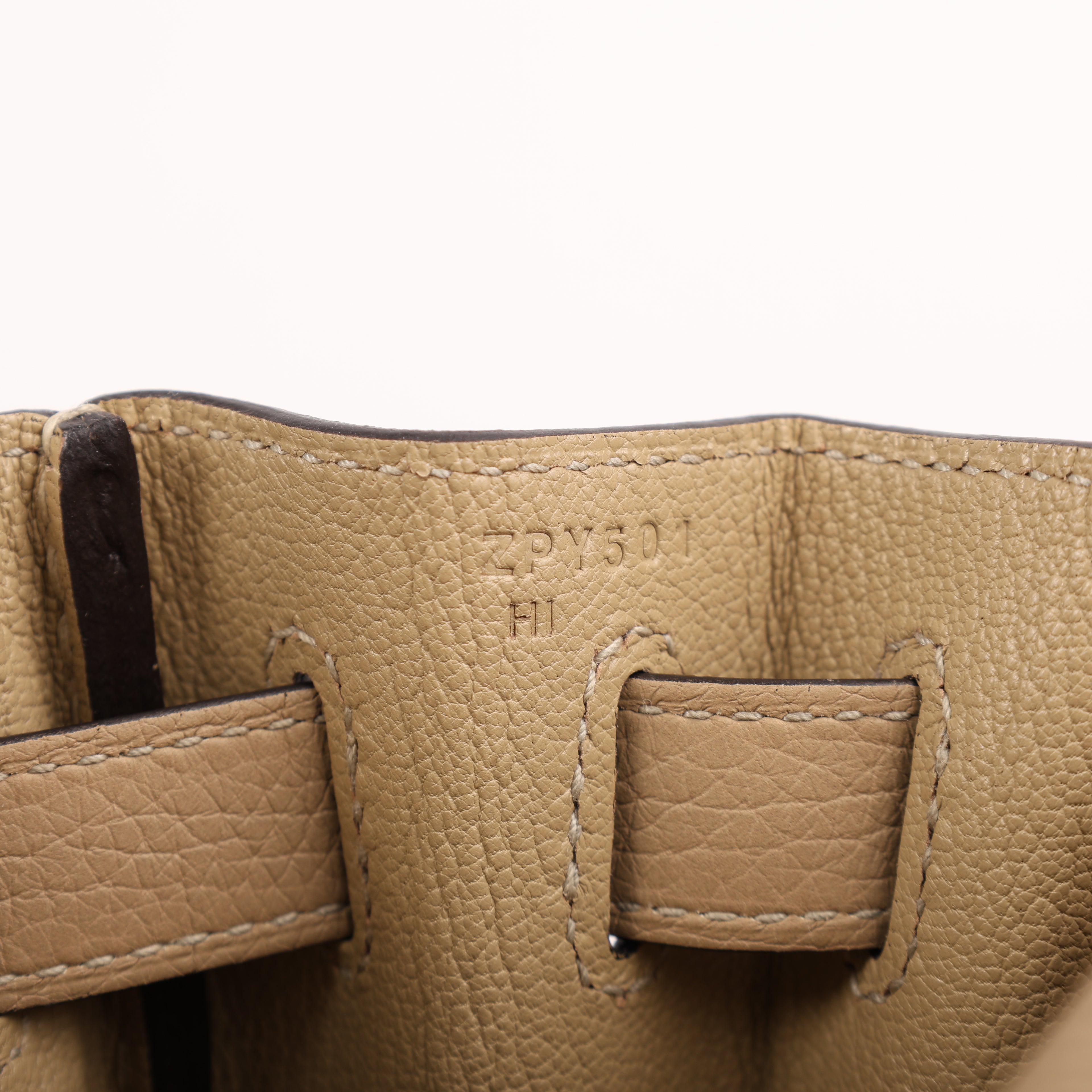 Hermès Trench Clemence Retourne Kelly 28 (GHW | 2021)