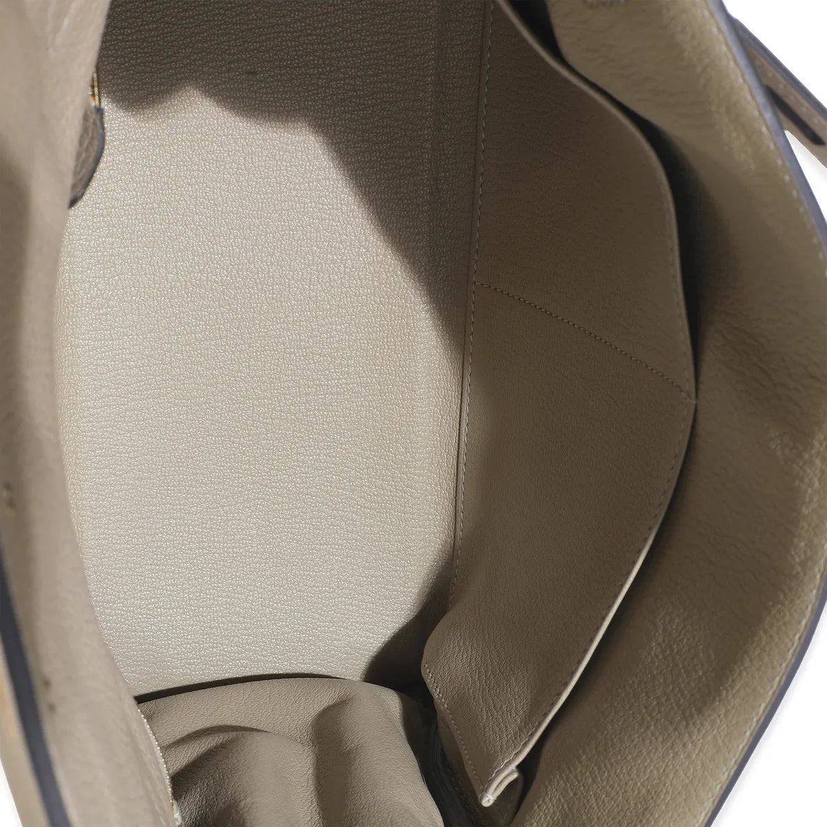 2021 Hermès Trench Clemence Retourne Kelly 28 GHW